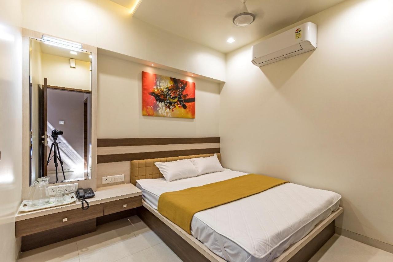 Hotel Rajlaxmi Grand Kolhapur Extérieur photo