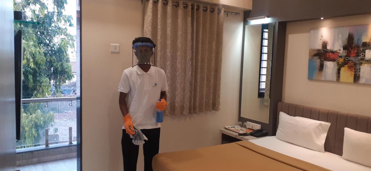 Hotel Rajlaxmi Grand Kolhapur Extérieur photo