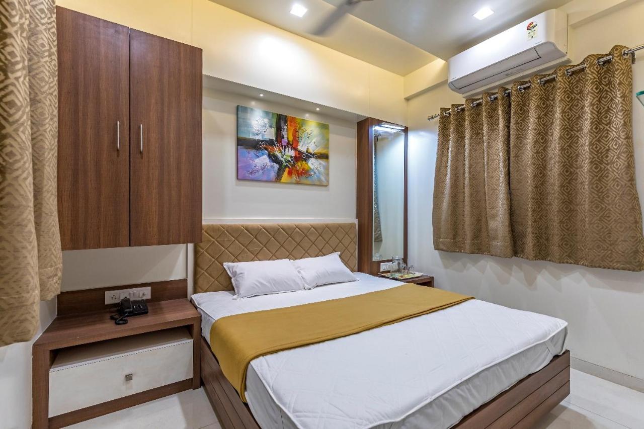 Hotel Rajlaxmi Grand Kolhapur Extérieur photo